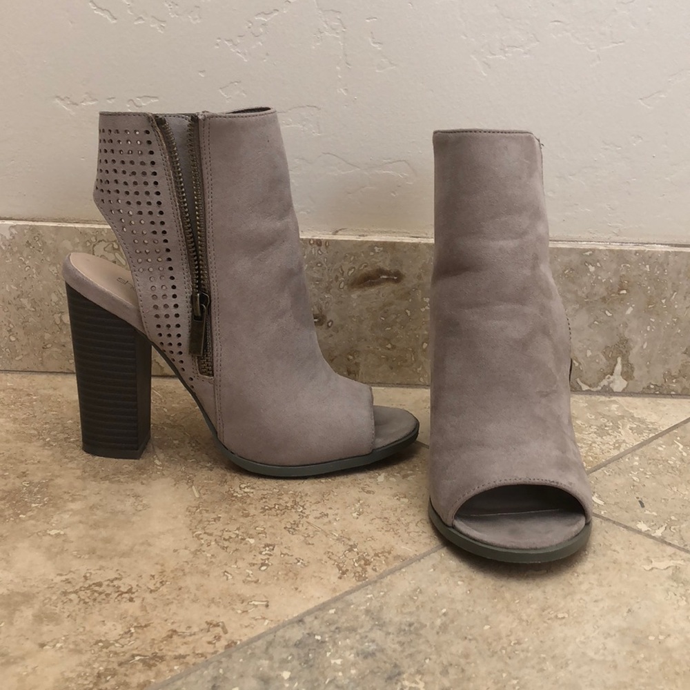 Tan heels